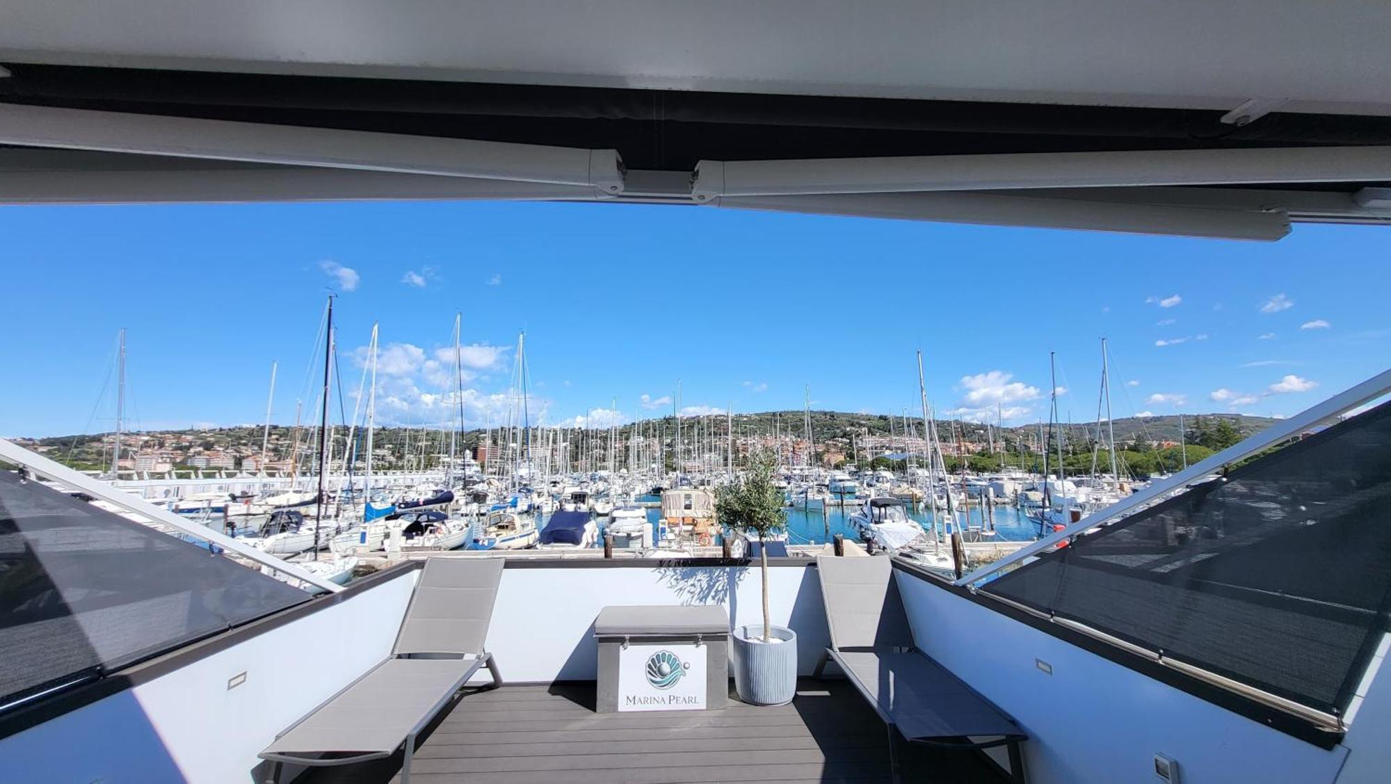 ポルトローシュFloating House - Marina Pearlアパートメント エクステリア 写真
